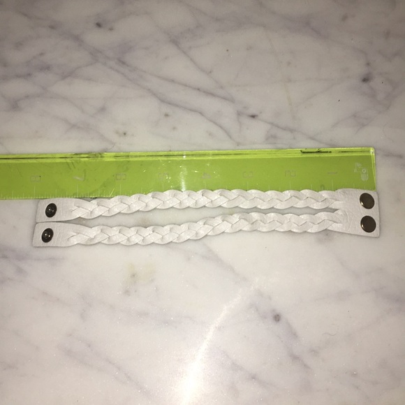 White braided bracelet - Picture 3 of 3